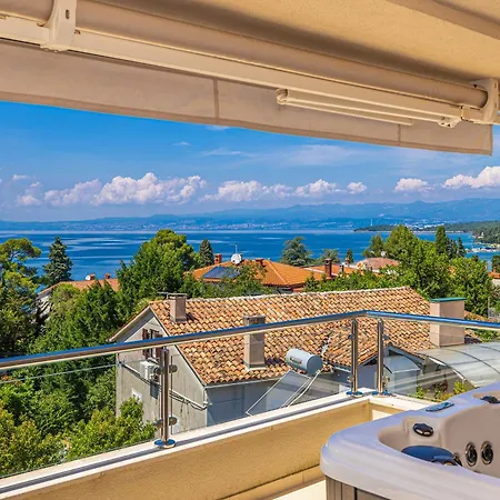 Luxury Penthouse Claudia *